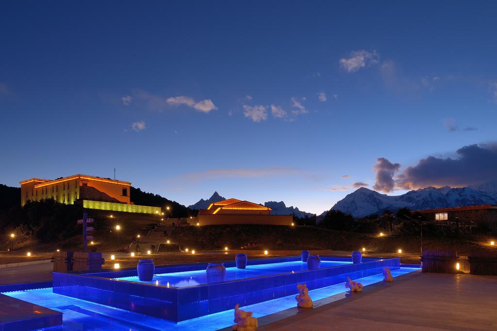High Mountain Resort-Deqin Deqen Dış mekan fotoğraf