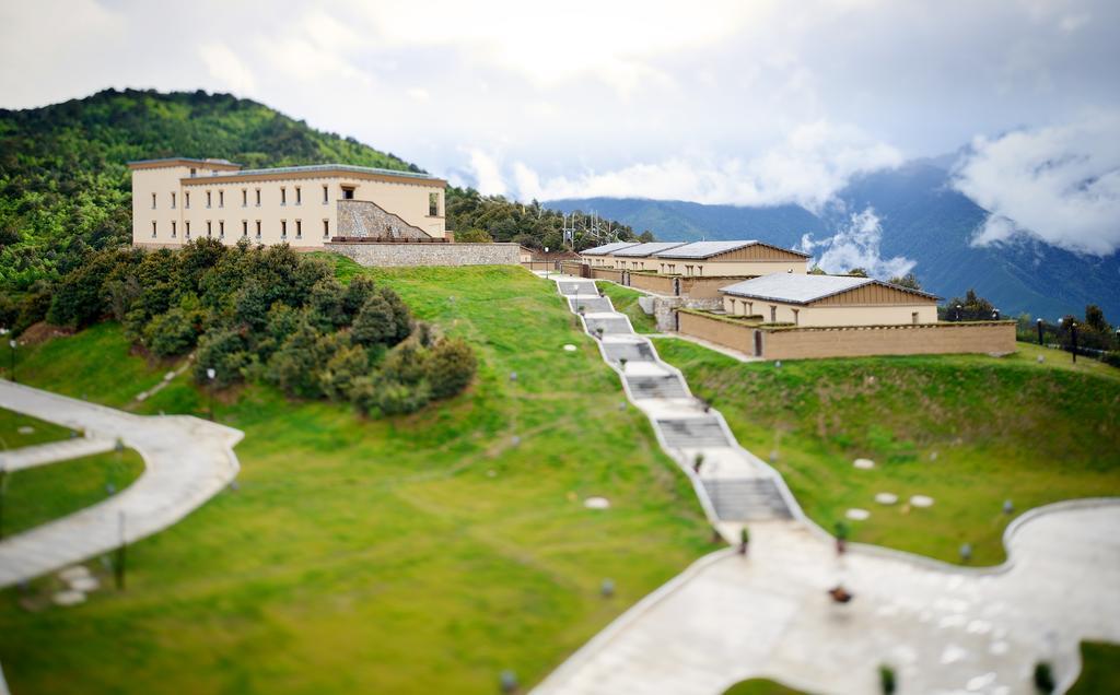 High Mountain Resort-Deqin Deqen Dış mekan fotoğraf